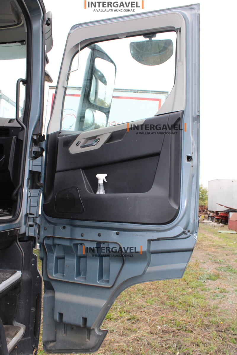 Ford F-Max nyergesvontató 16