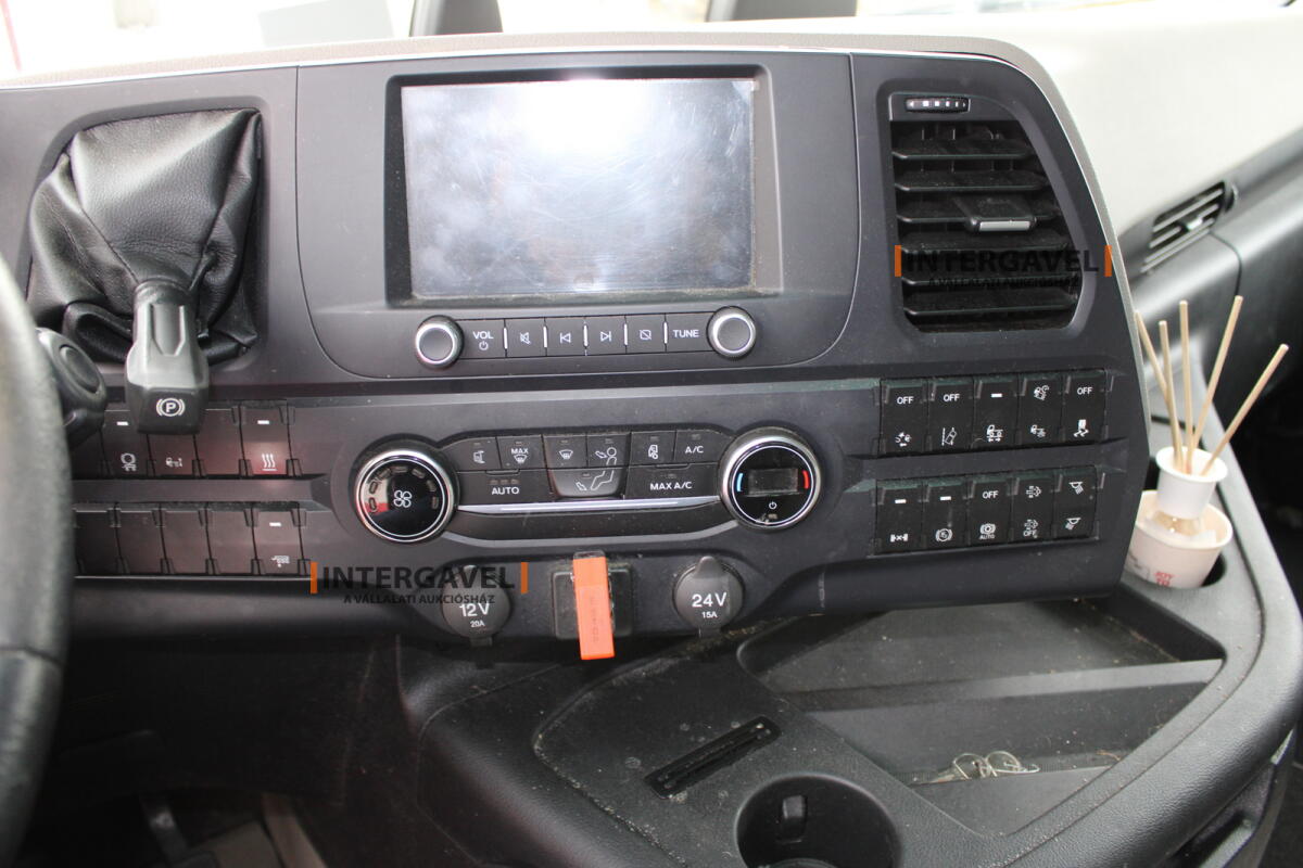 Ford F-Max nyergesvontató 20