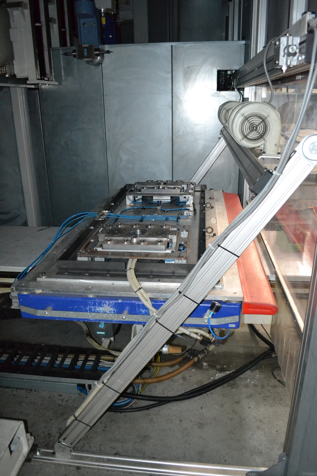 CNC - megmunkáló központ 11