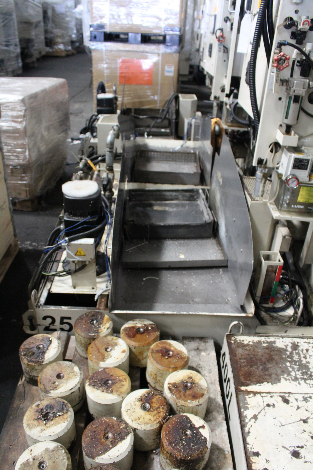 Megmunkáló központ 18