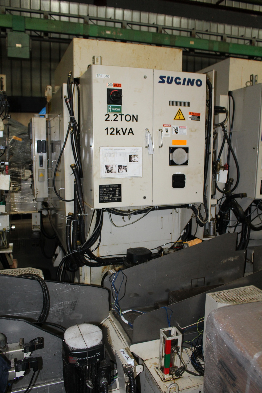 Megmunkáló központ 12