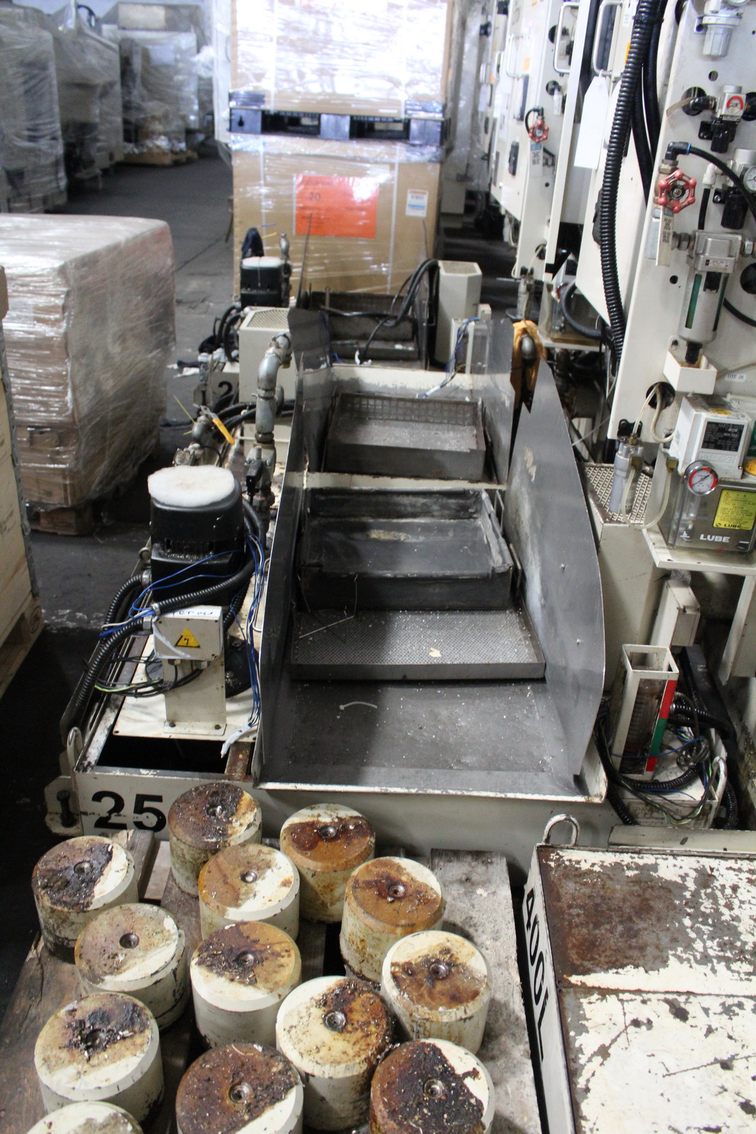 Megmunkáló központ 17