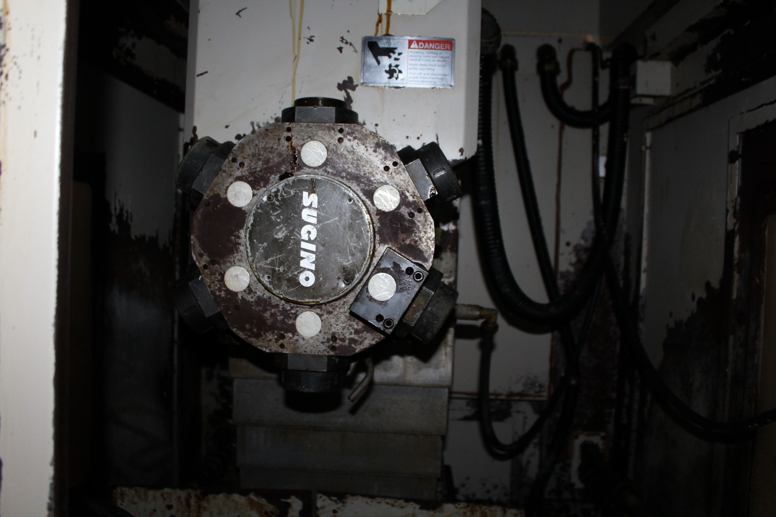 Megmunkáló központ 9