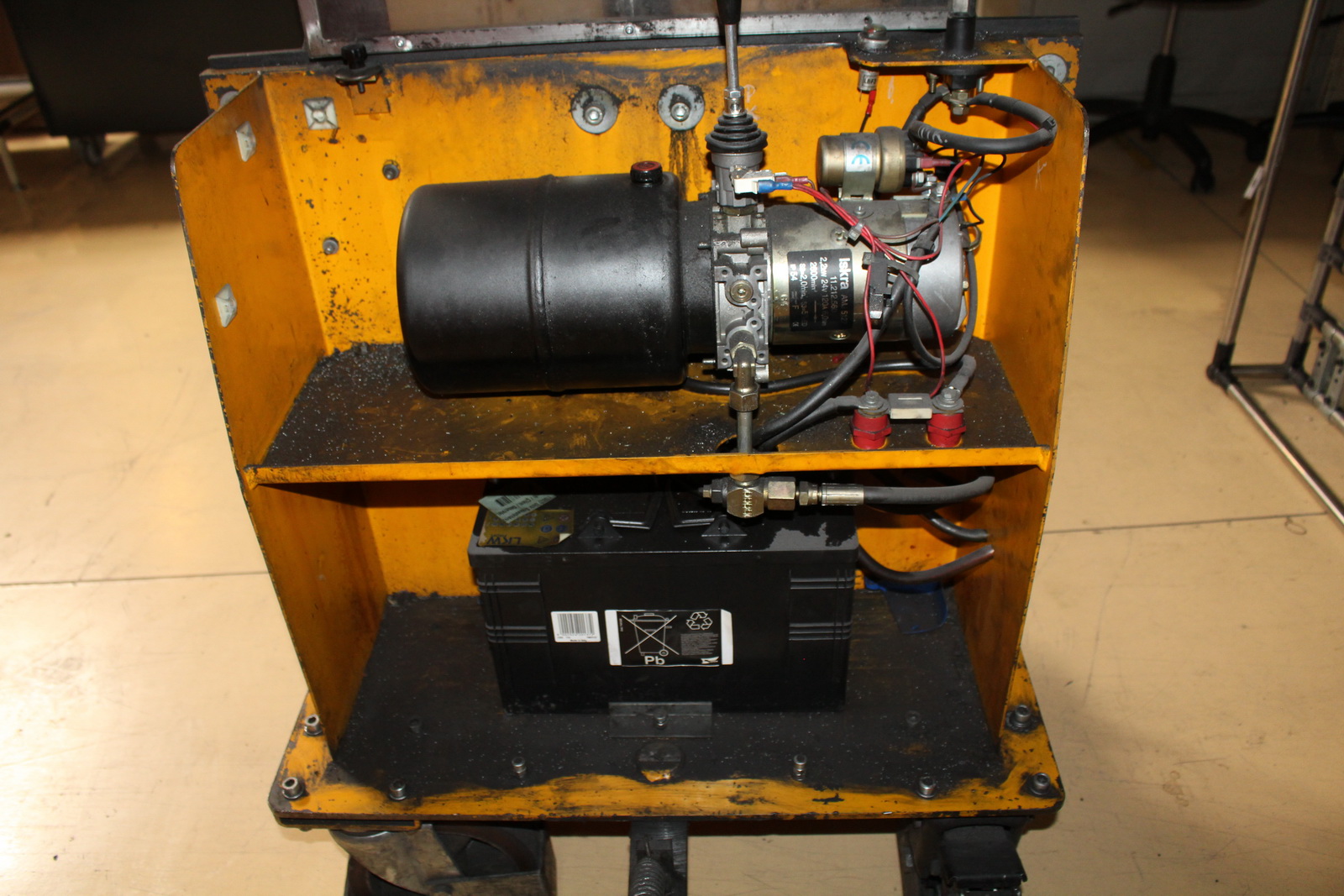 Gyalogkíséretű targonca 6