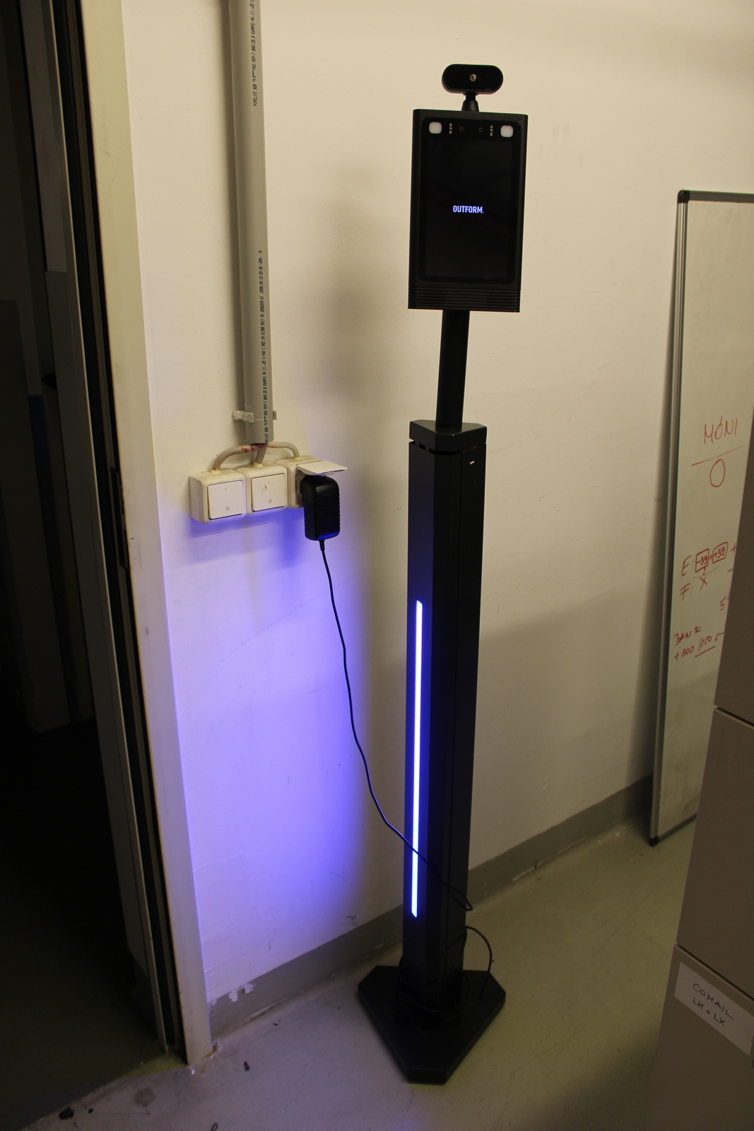 Digital thermometer with camera 3