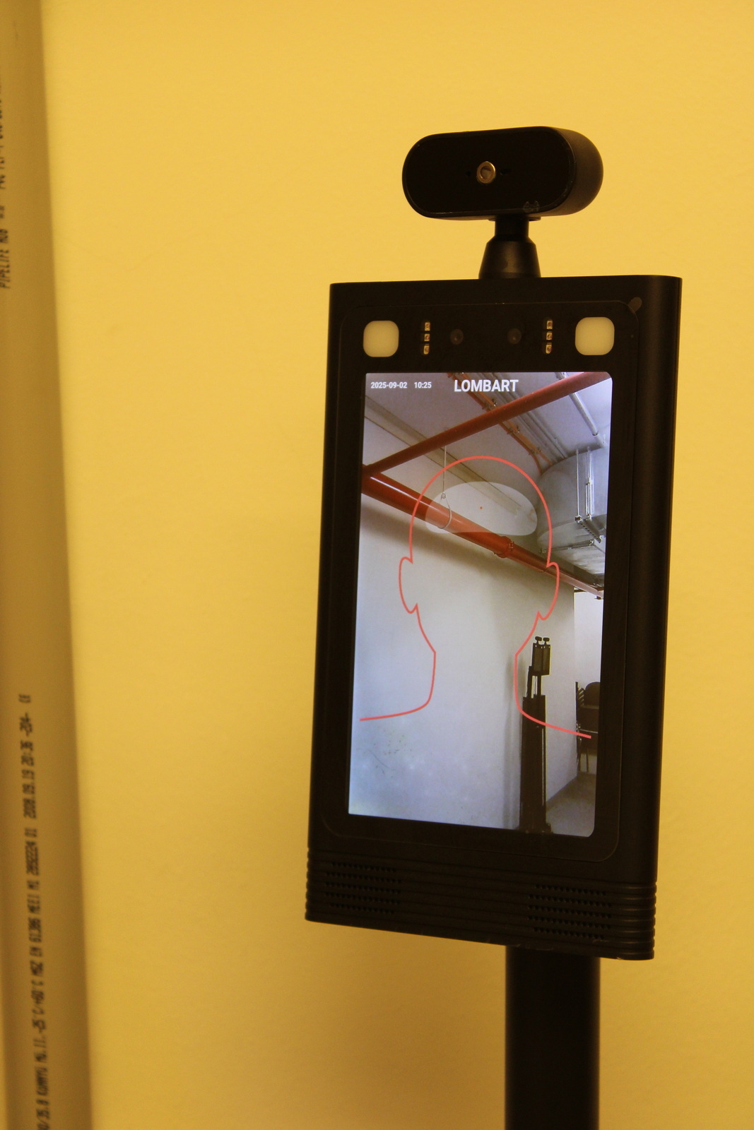 Digital thermometer with camera 5