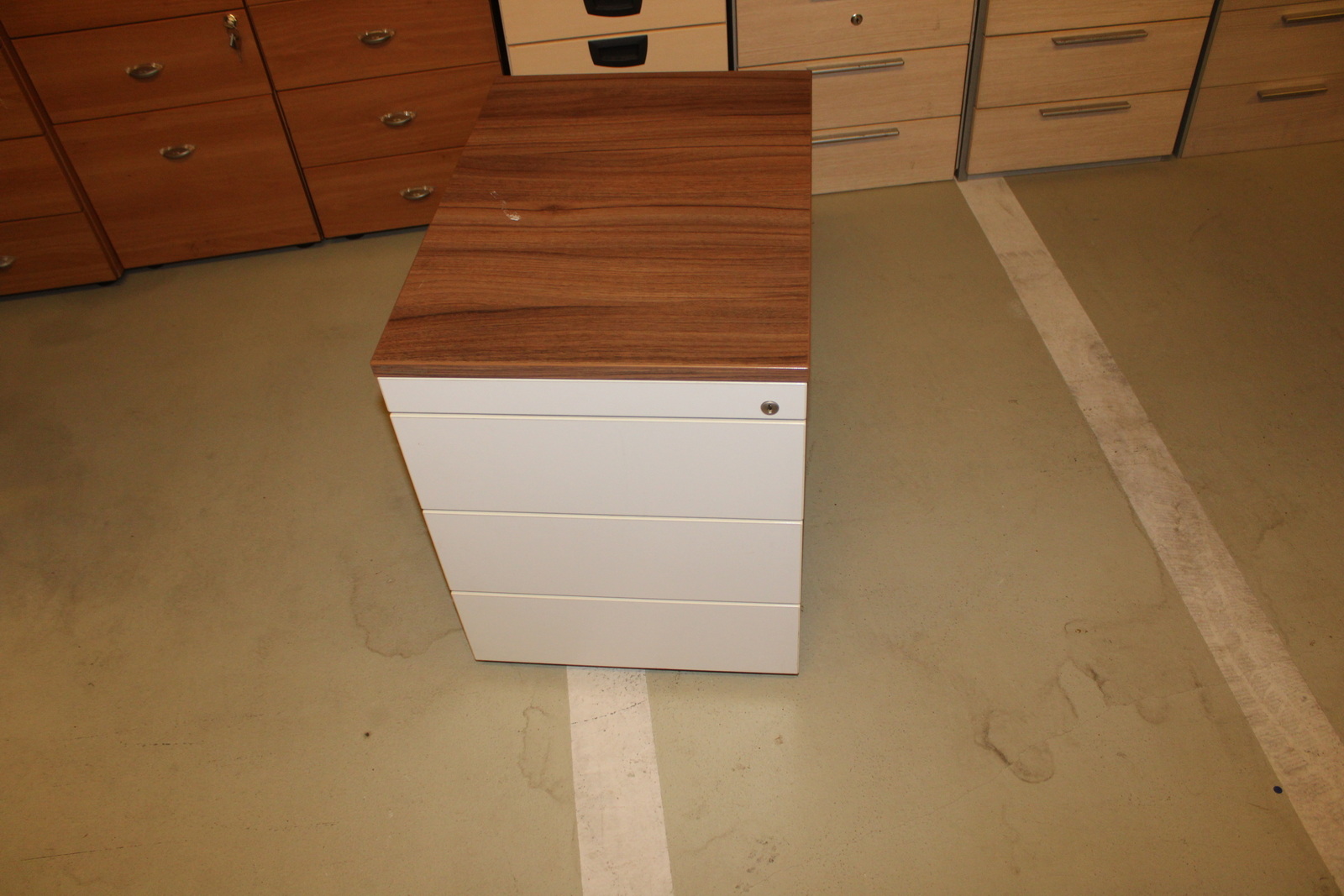 Container(brown/white) 3