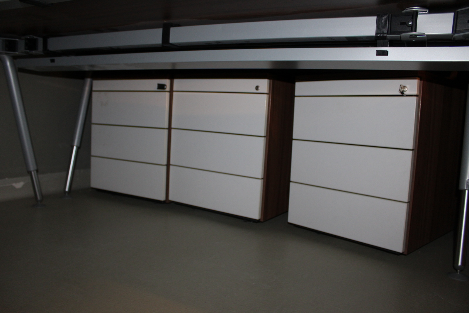 Container(brown/white) 7