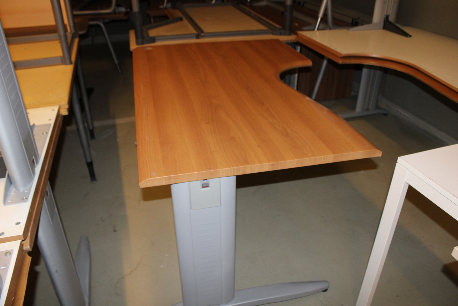 Desk (L-shaped) 2