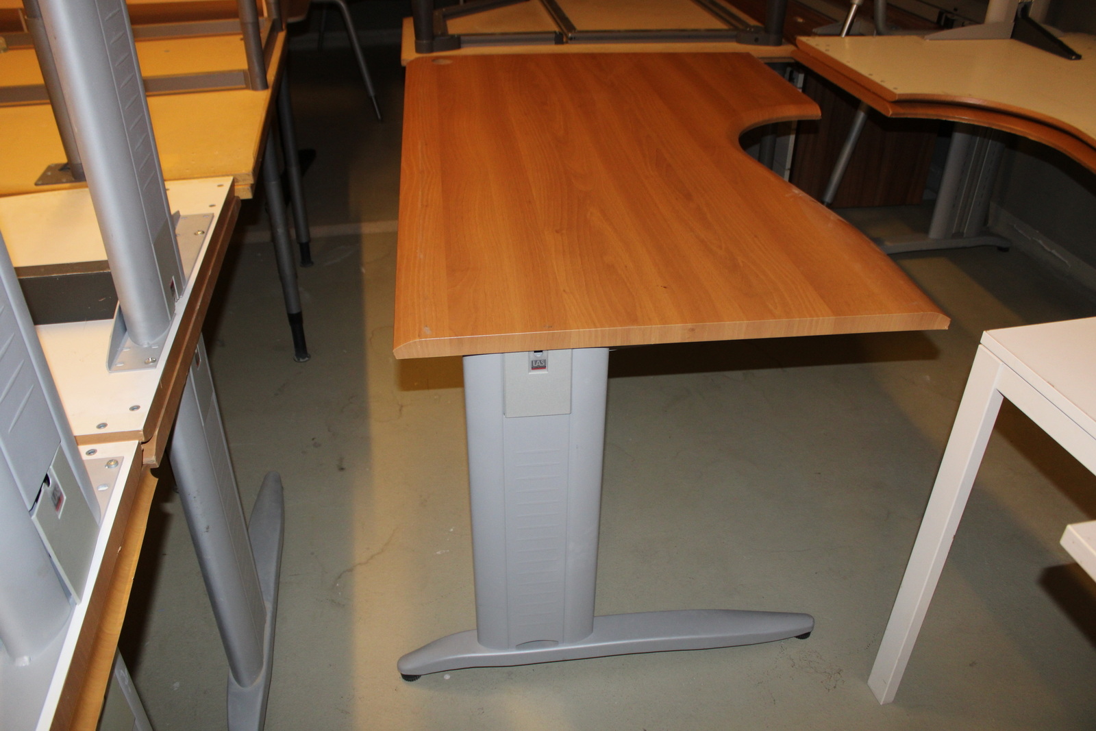 Desk (L-shaped) 7