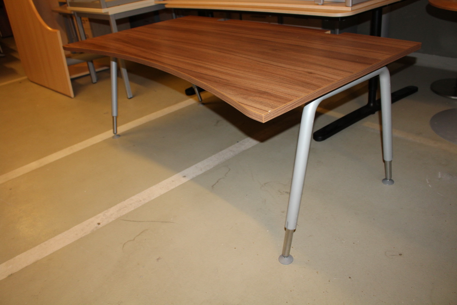 Desk (brown) 2