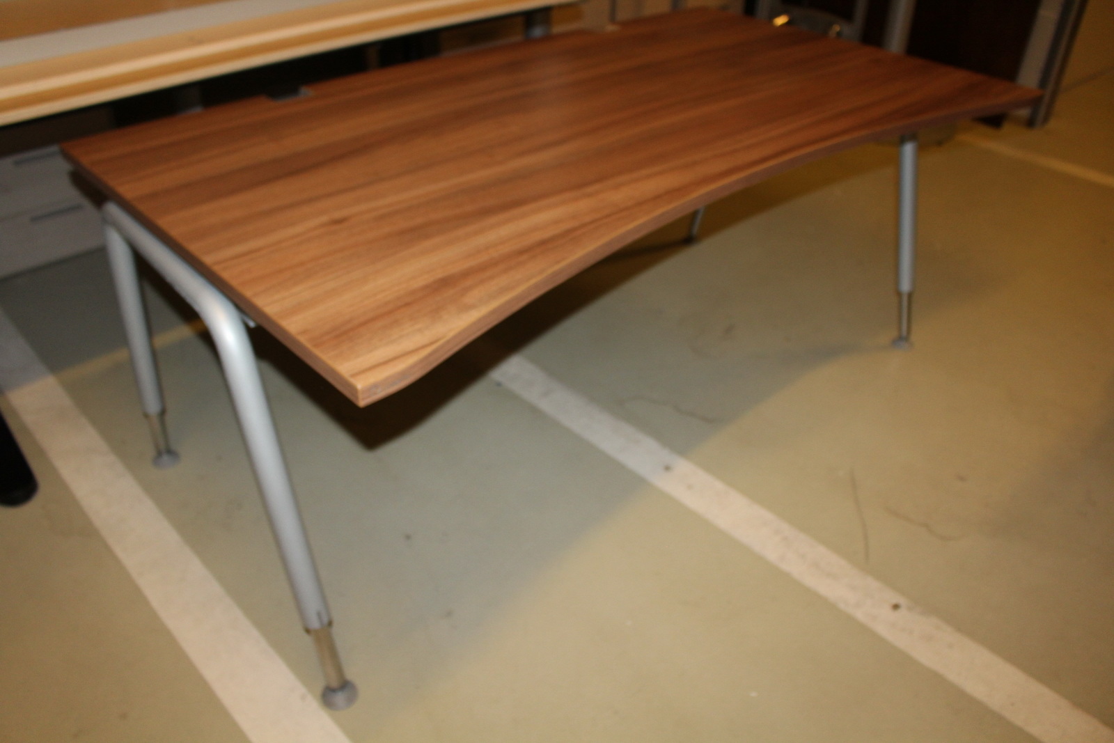 Desk (brown) 3