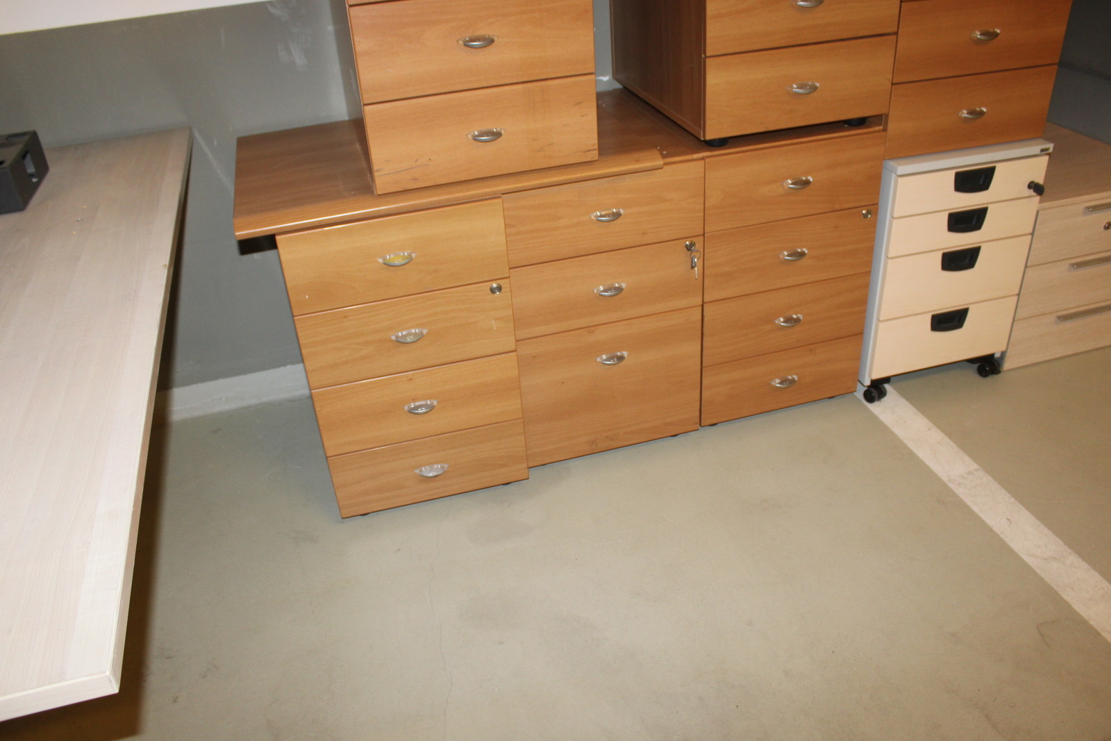 Container (cherry) 3