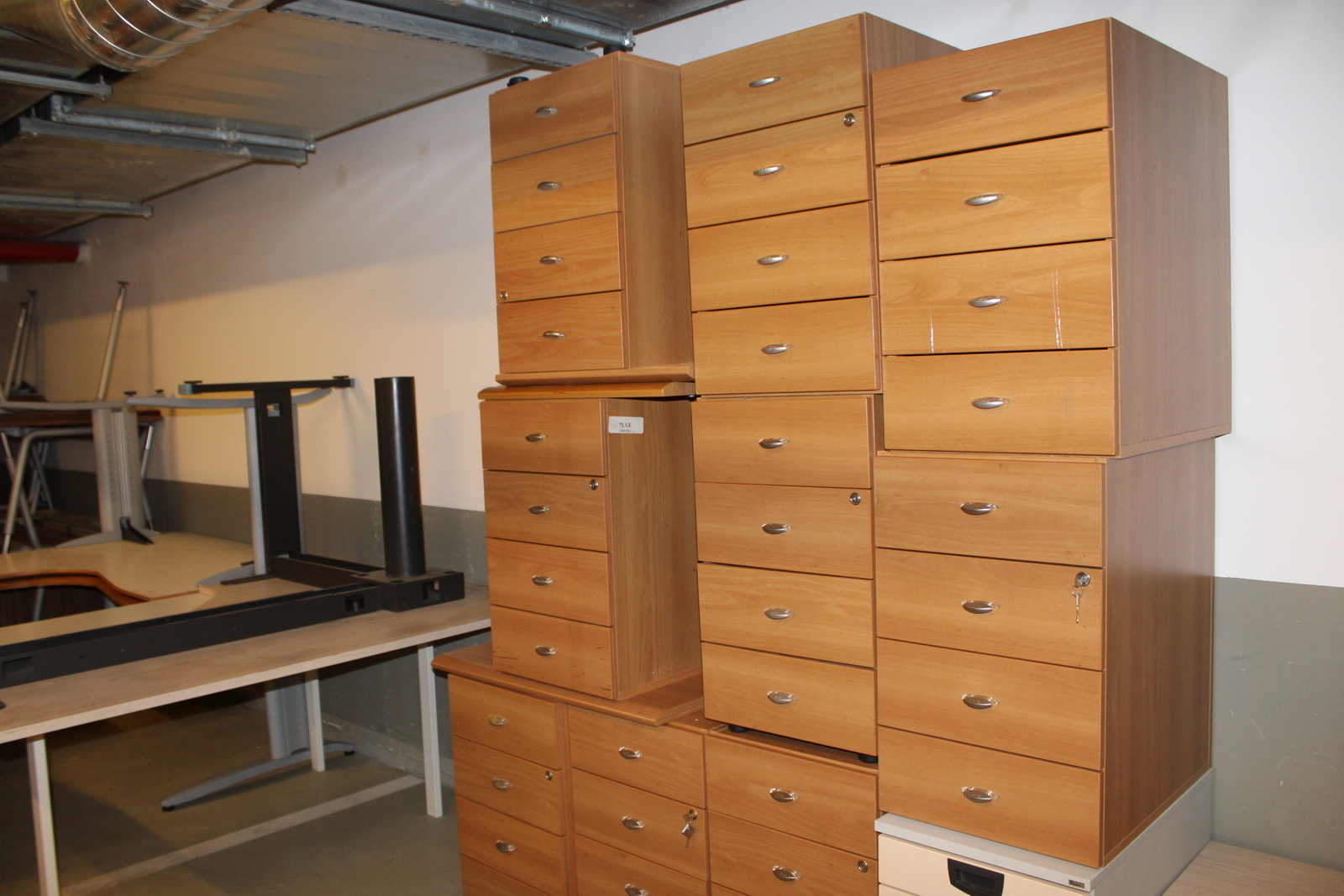 Container (cherry) 8