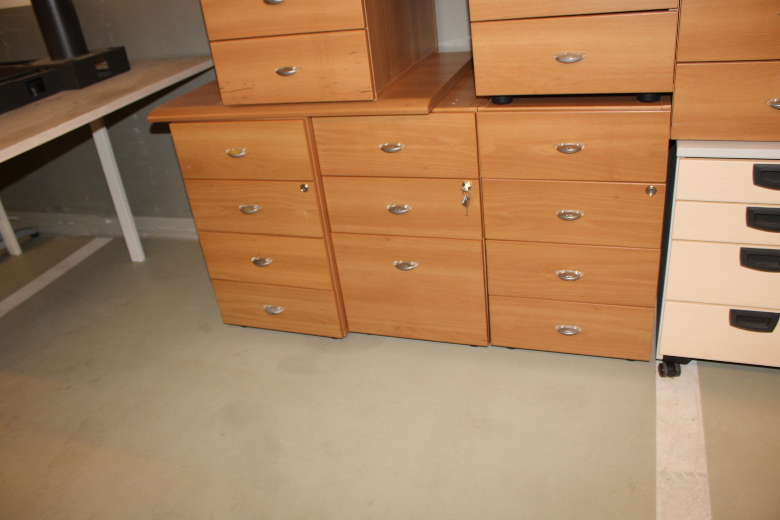 Container (cherry) 9