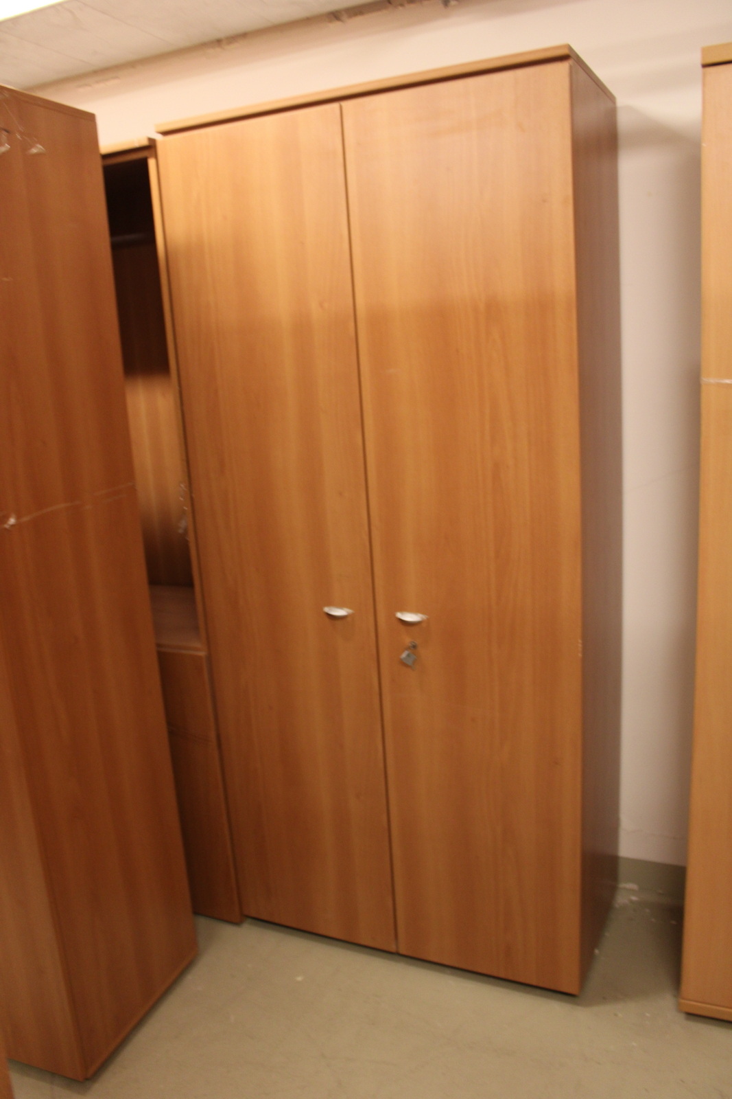 Shelves and cabinets (cherry) 10