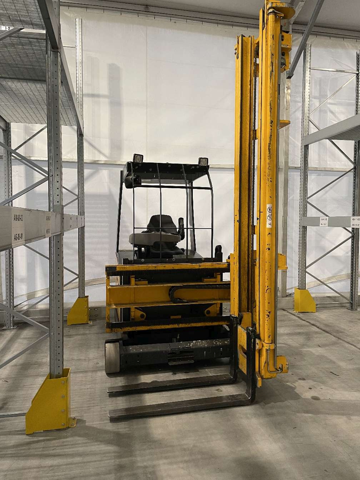 Elforgatható tornyú Jungheirich targonca 2