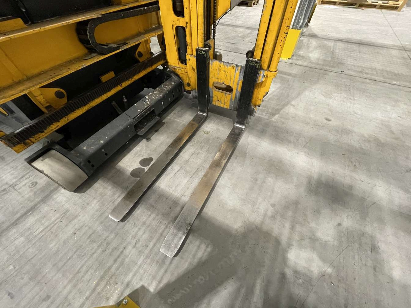 Elforgatható tornyú Jungheirich targonca 12