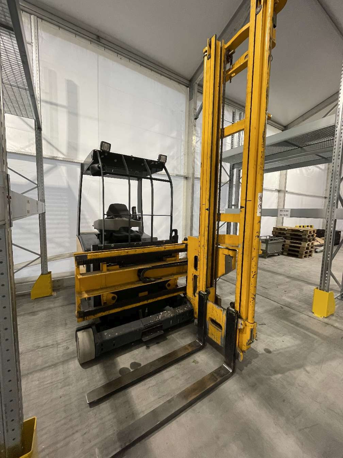 Elforgatható tornyú Jungheirich targonca 15