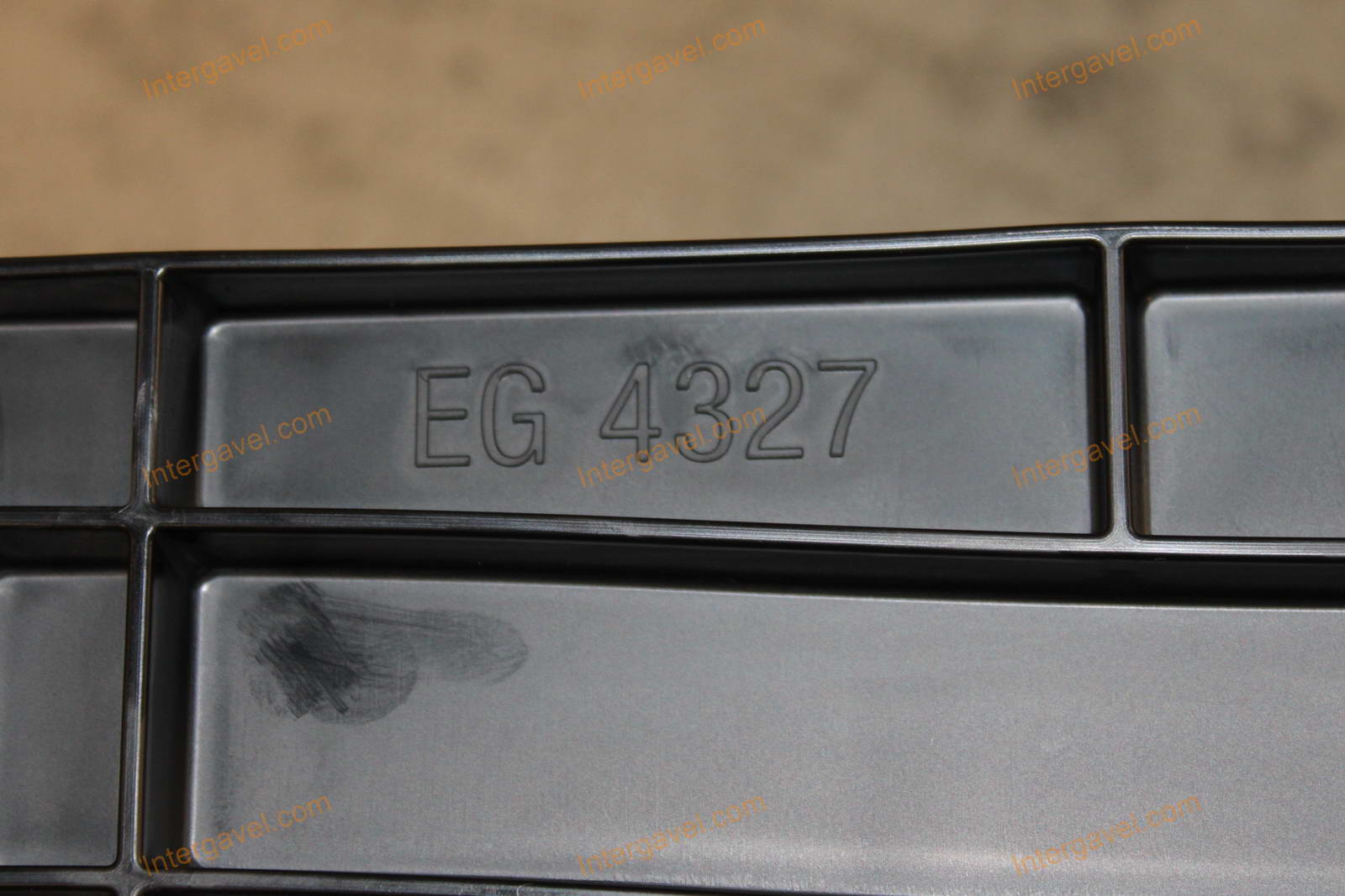 Műanyag láda - 400x300-270 2