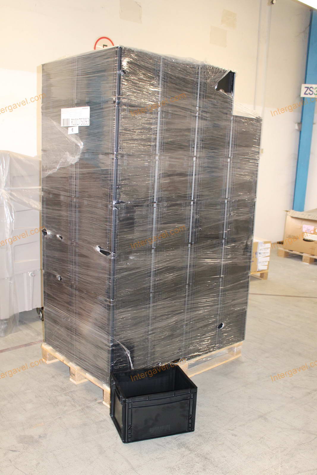 Műanyag láda - 400x300-270 3