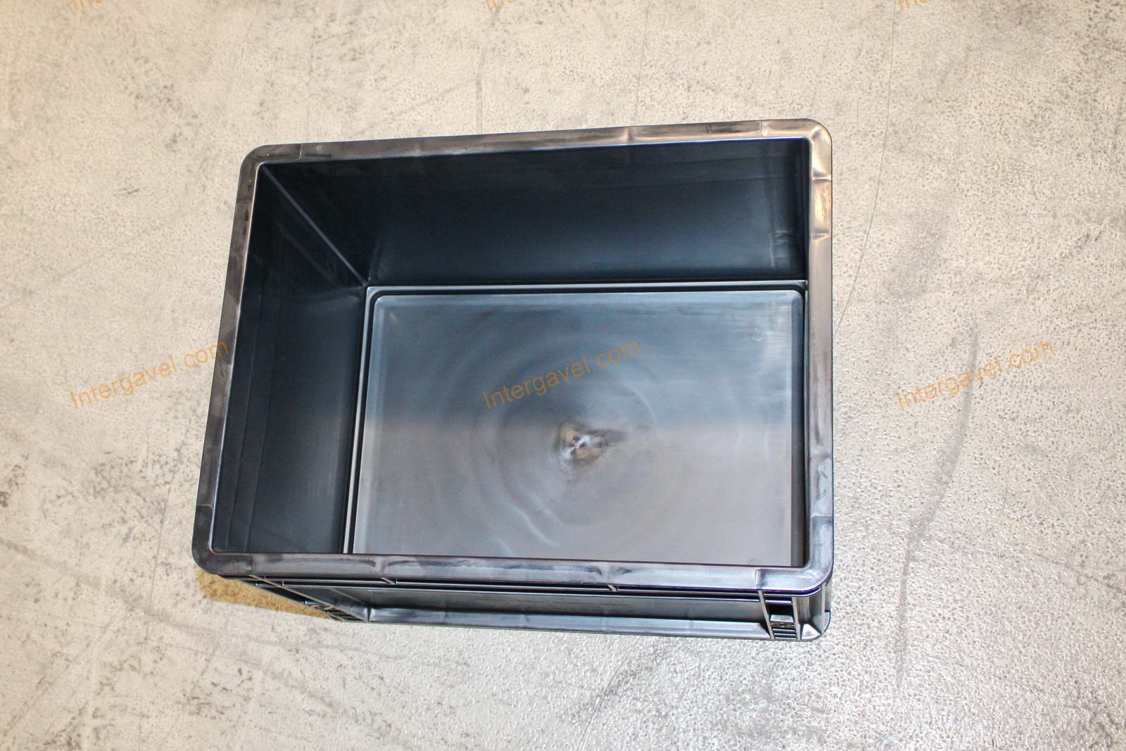 Műanyag láda - 400x300-270 4