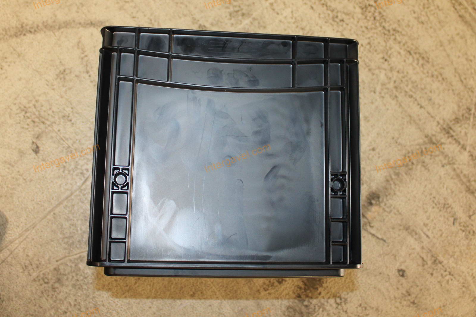 Műanyag láda - 400x300-270 7