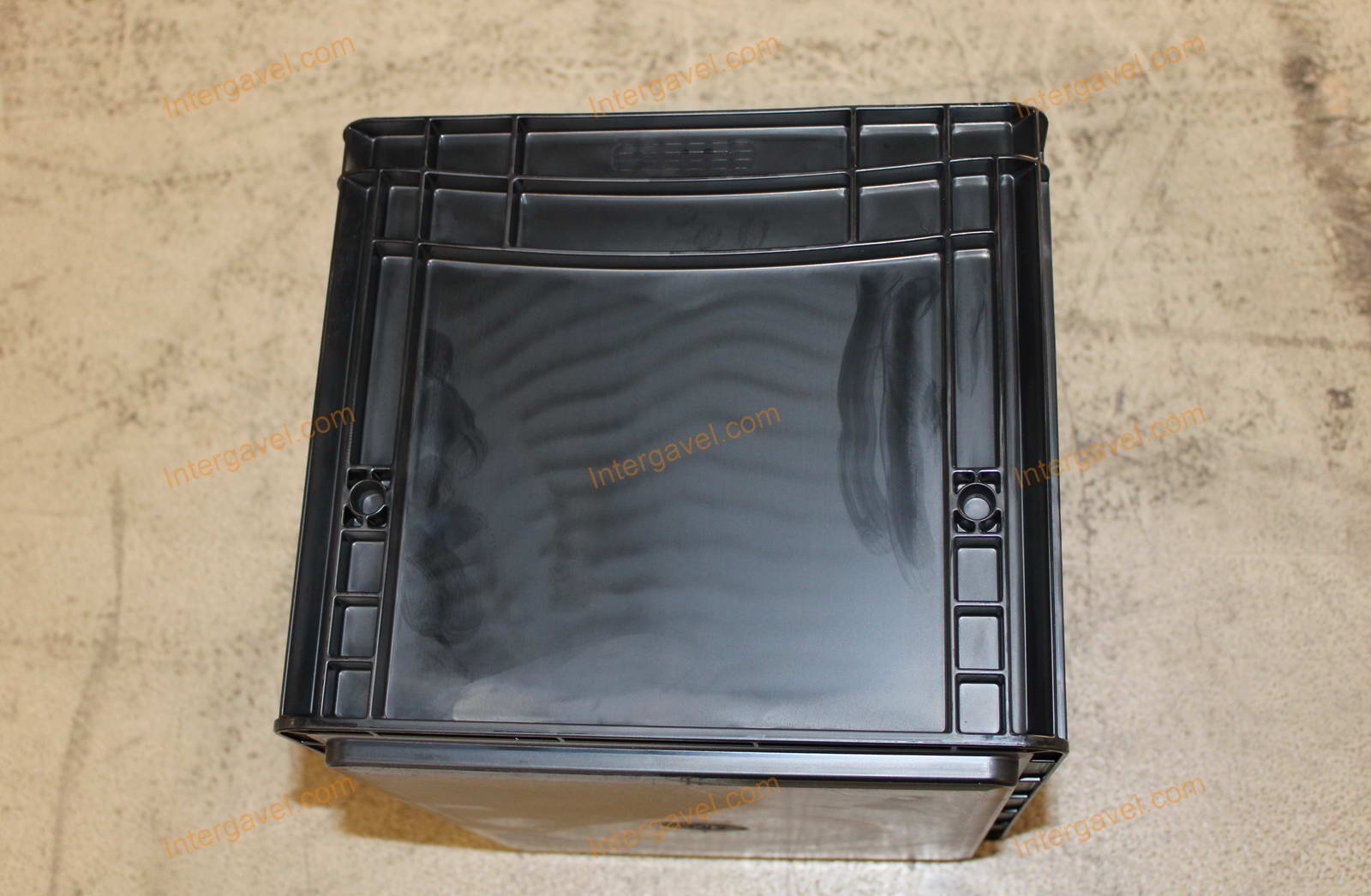 Műanyag láda - 400x300-270 9