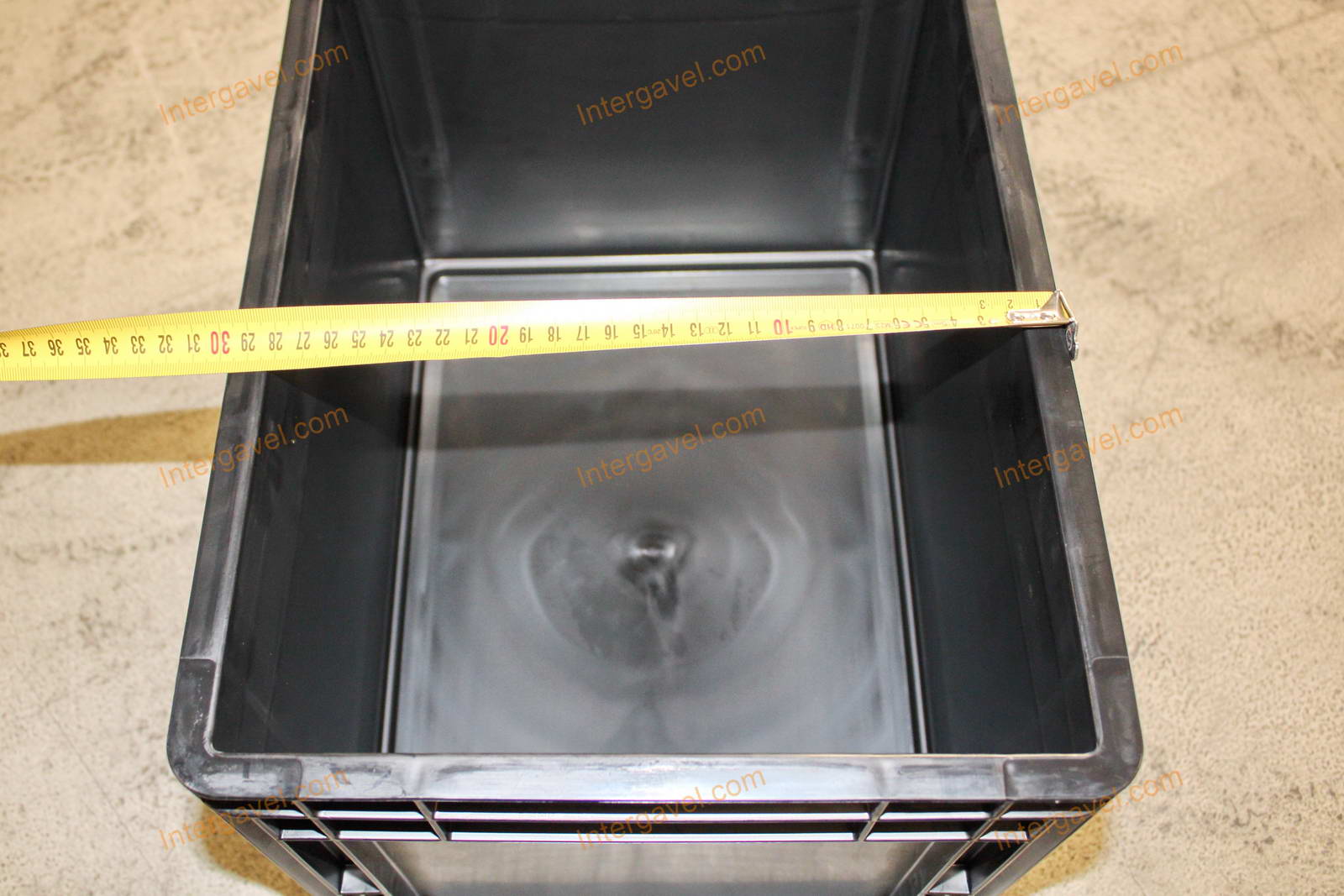 Műanyag láda - 400x300-270 11