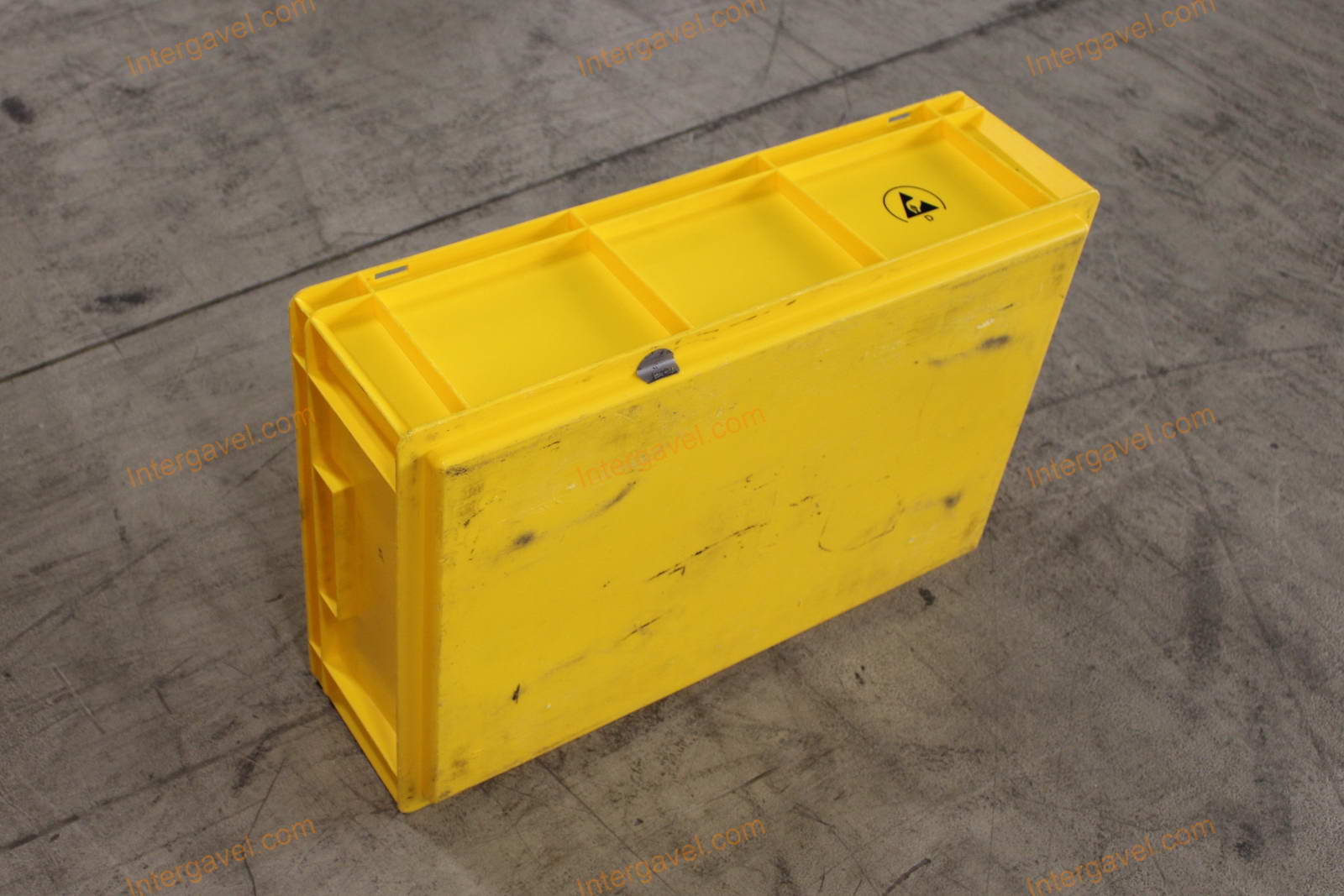 Műanyag láda - 600x400-170 4