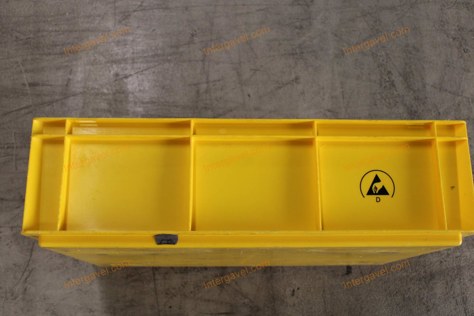 Műanyag láda - 600x400-170 5