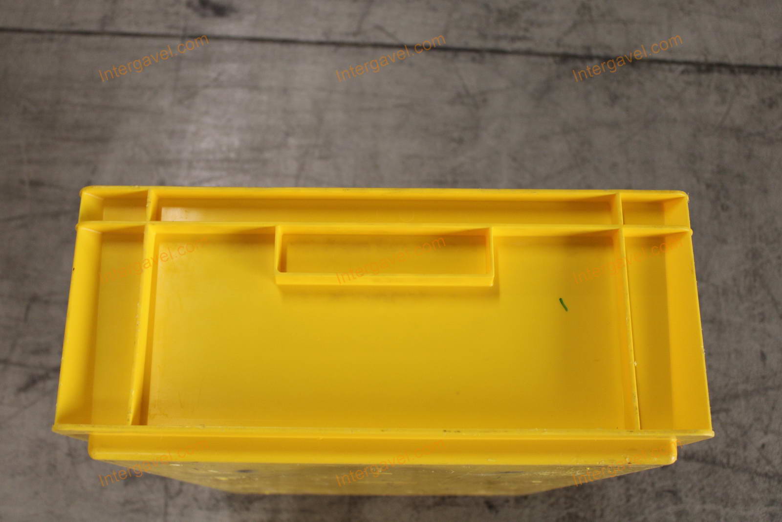 Műanyag láda - 600x400-170 6