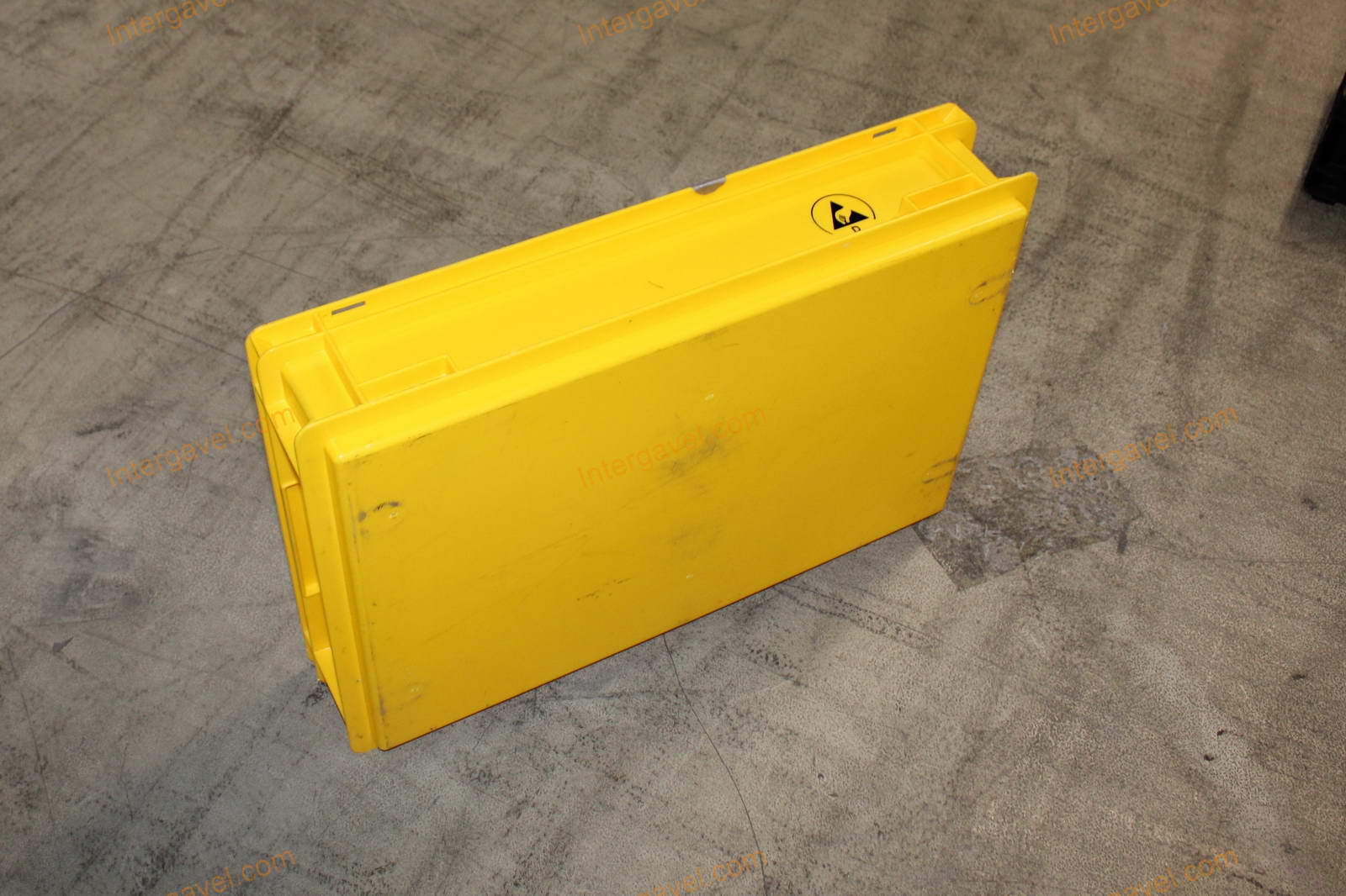 Műanyag láda - 600x400-120 4