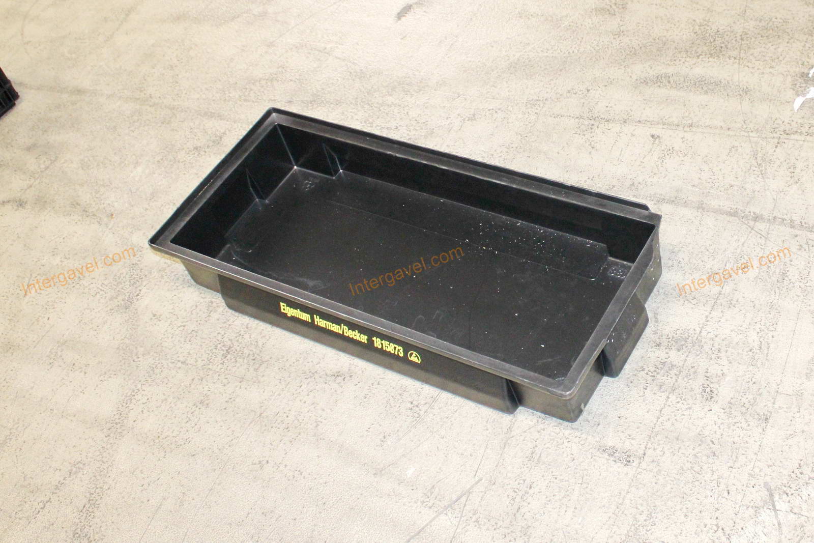 Műanyag láda - 690x300-110 3