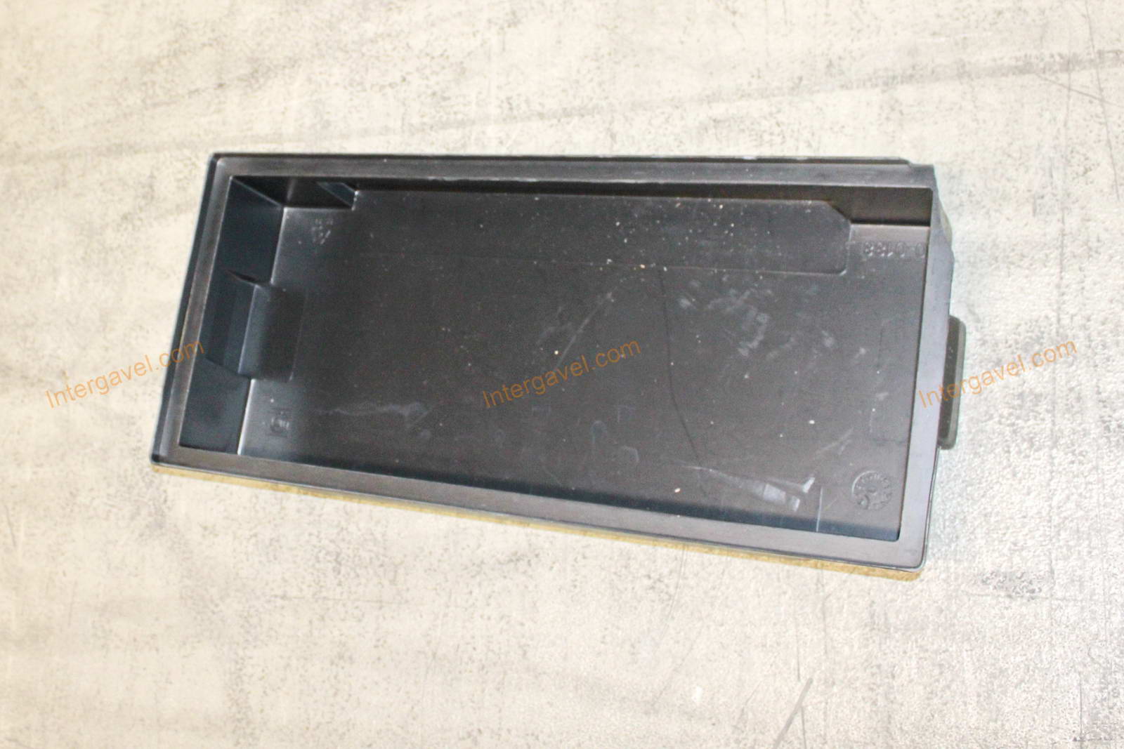 Műanyag láda - 690x300-110 4