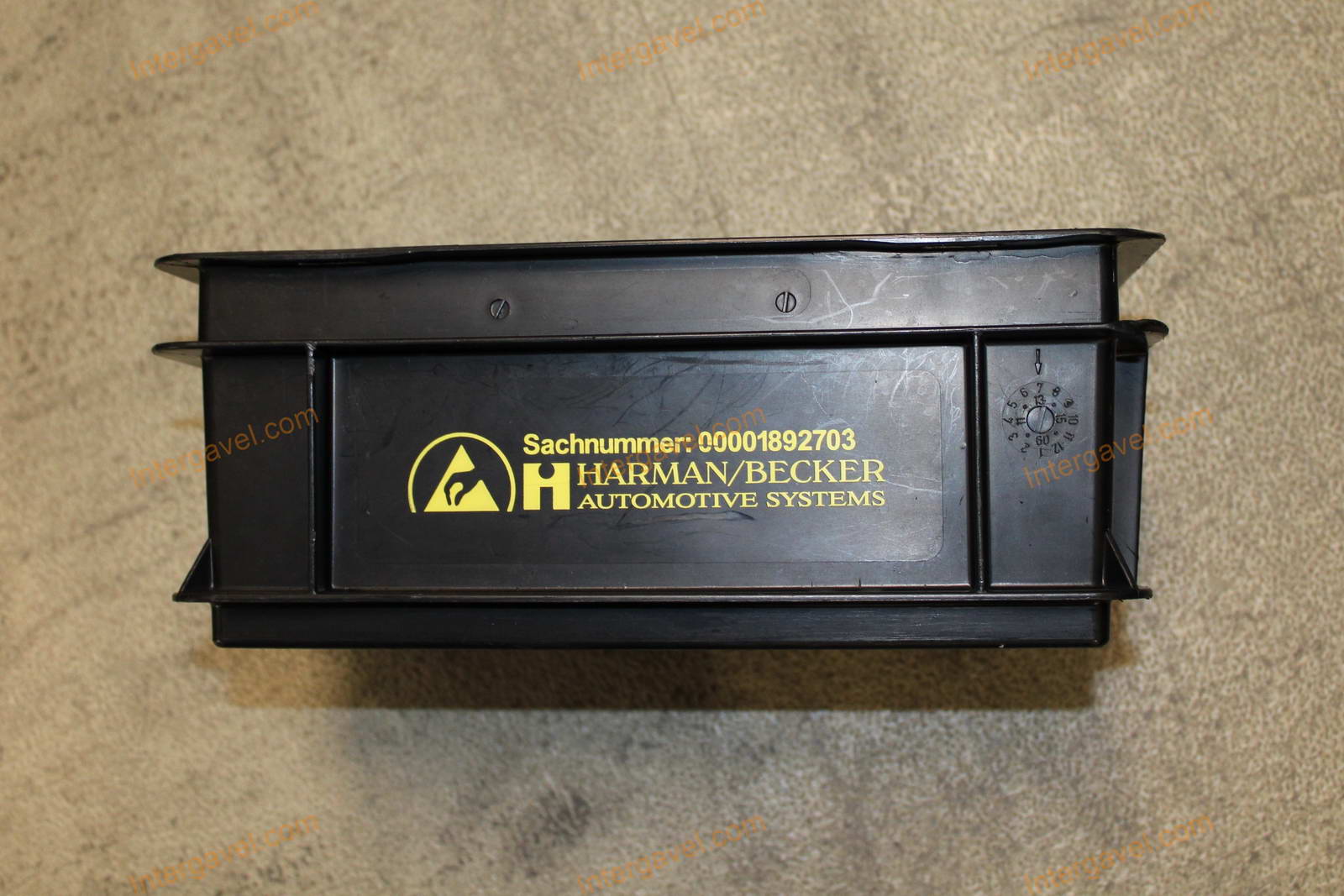 Műanyag láda - 300x200-117 7