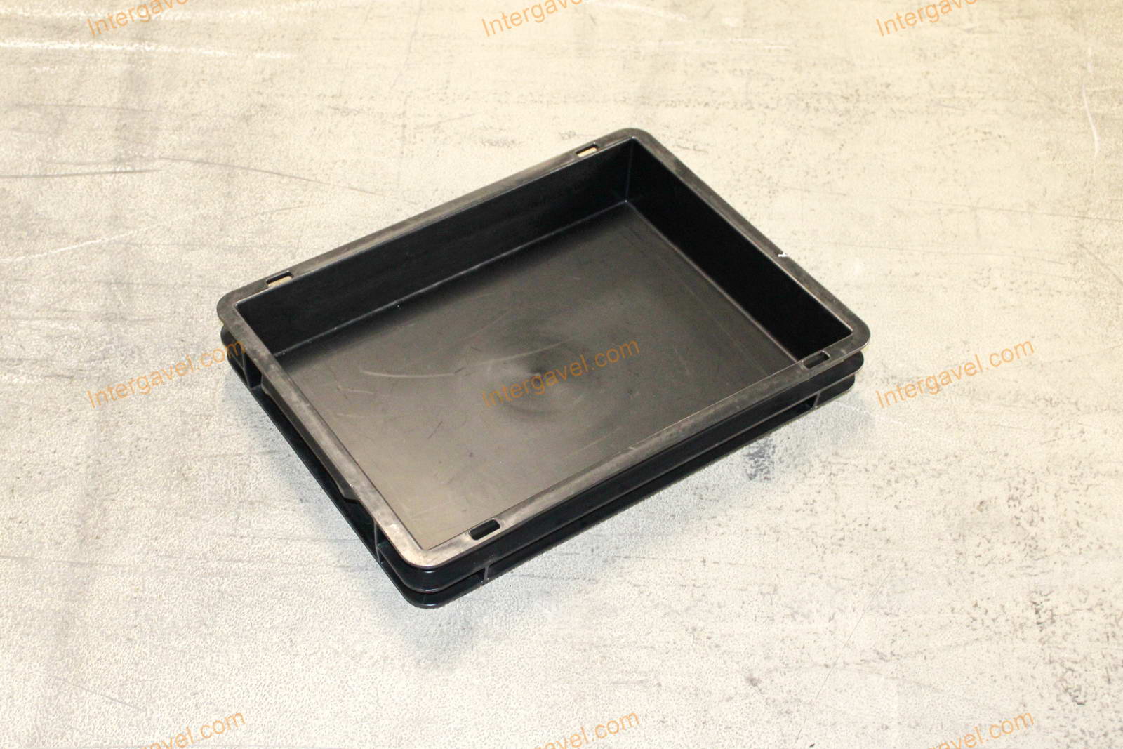 Műanyag láda - 400x300-65