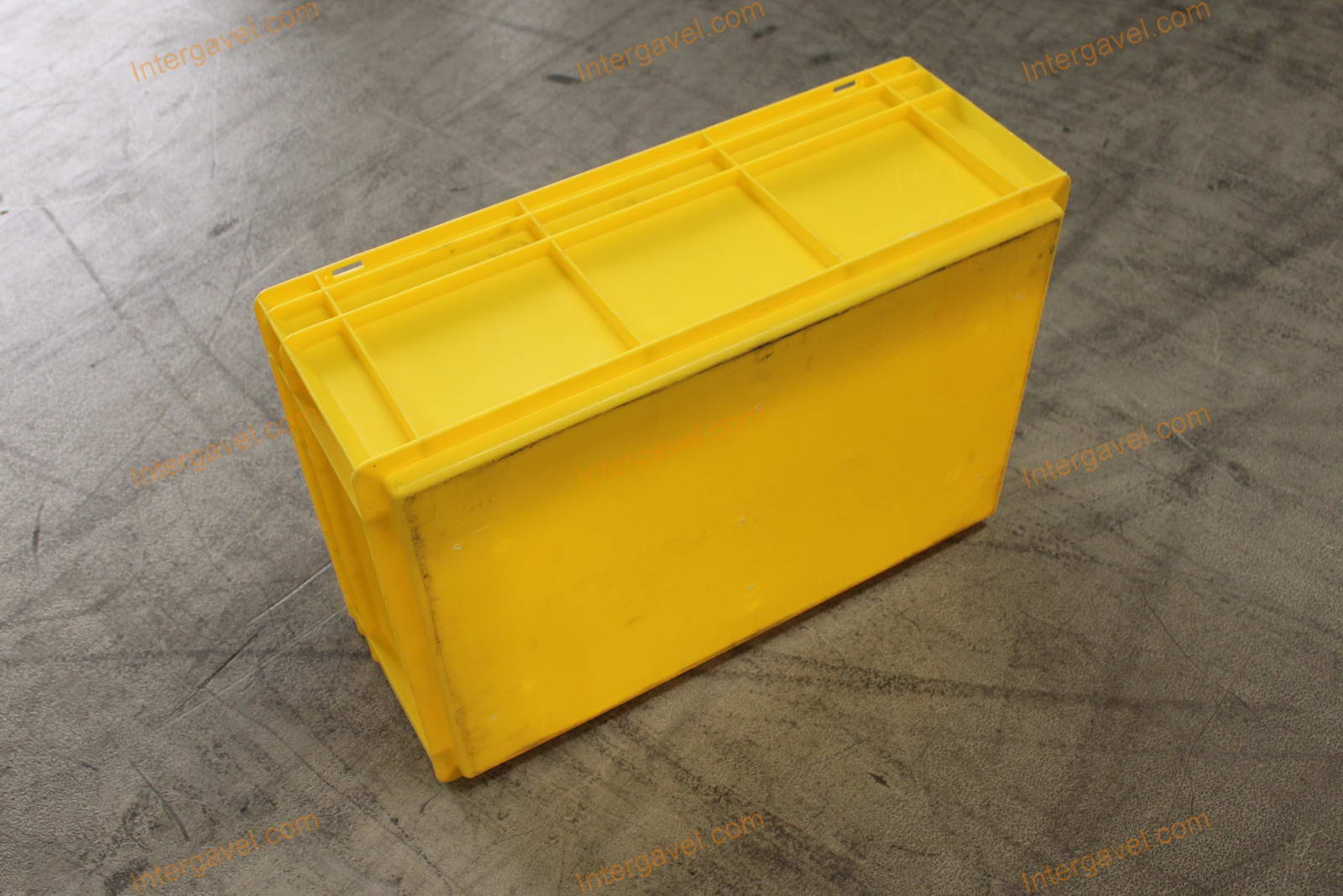 Vegyes műanyag ládák 4