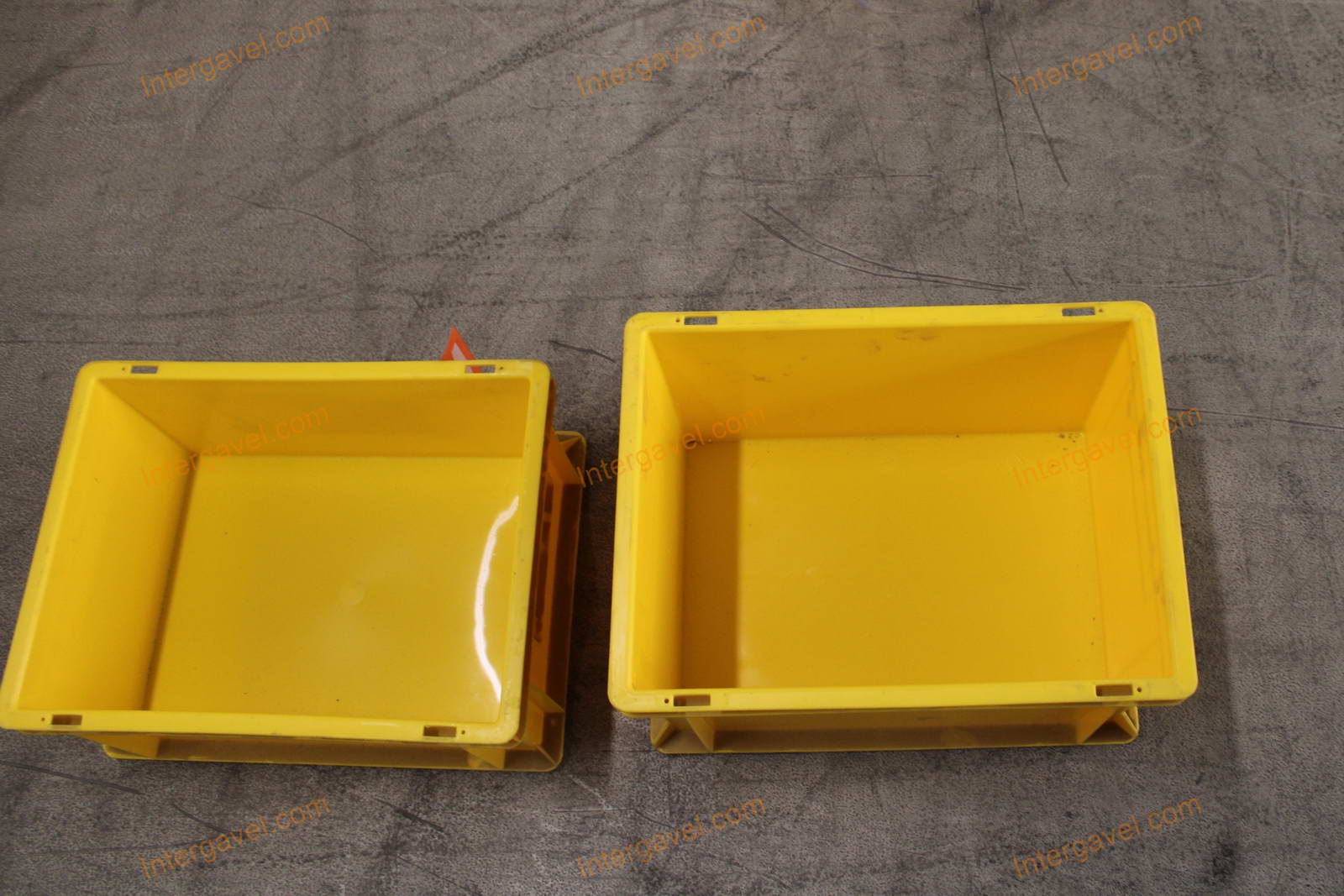 Vegyes műanyag ládák 11