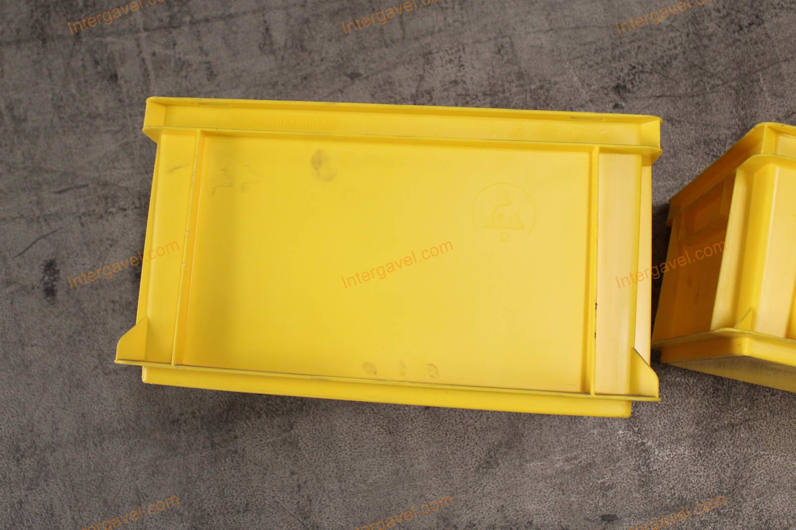 Vegyes műanyag ládák 14