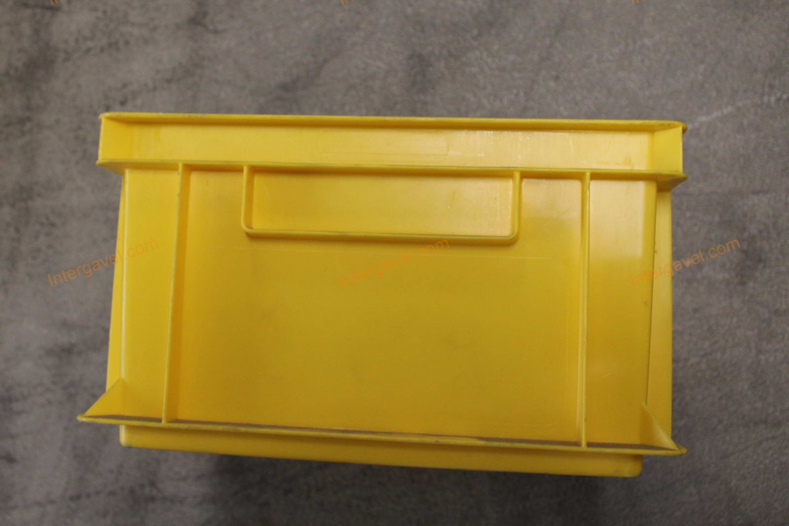 Vegyes műanyag ládák 23