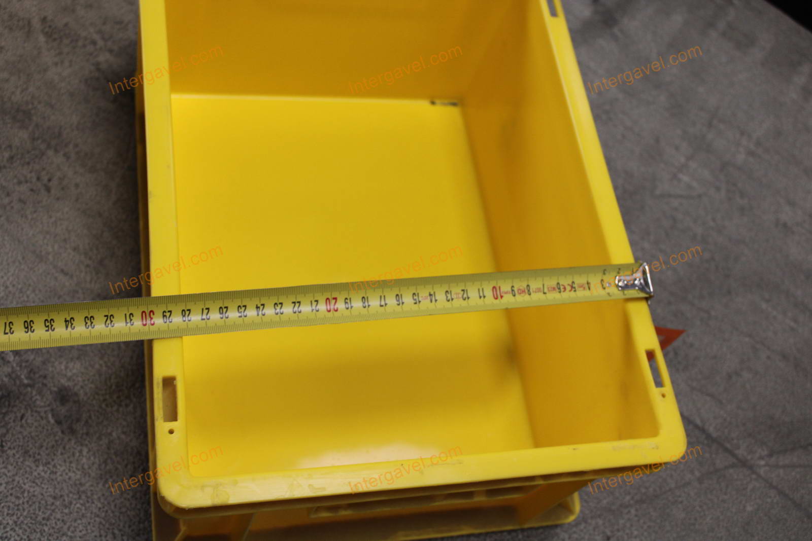 Vegyes műanyag ládák 27