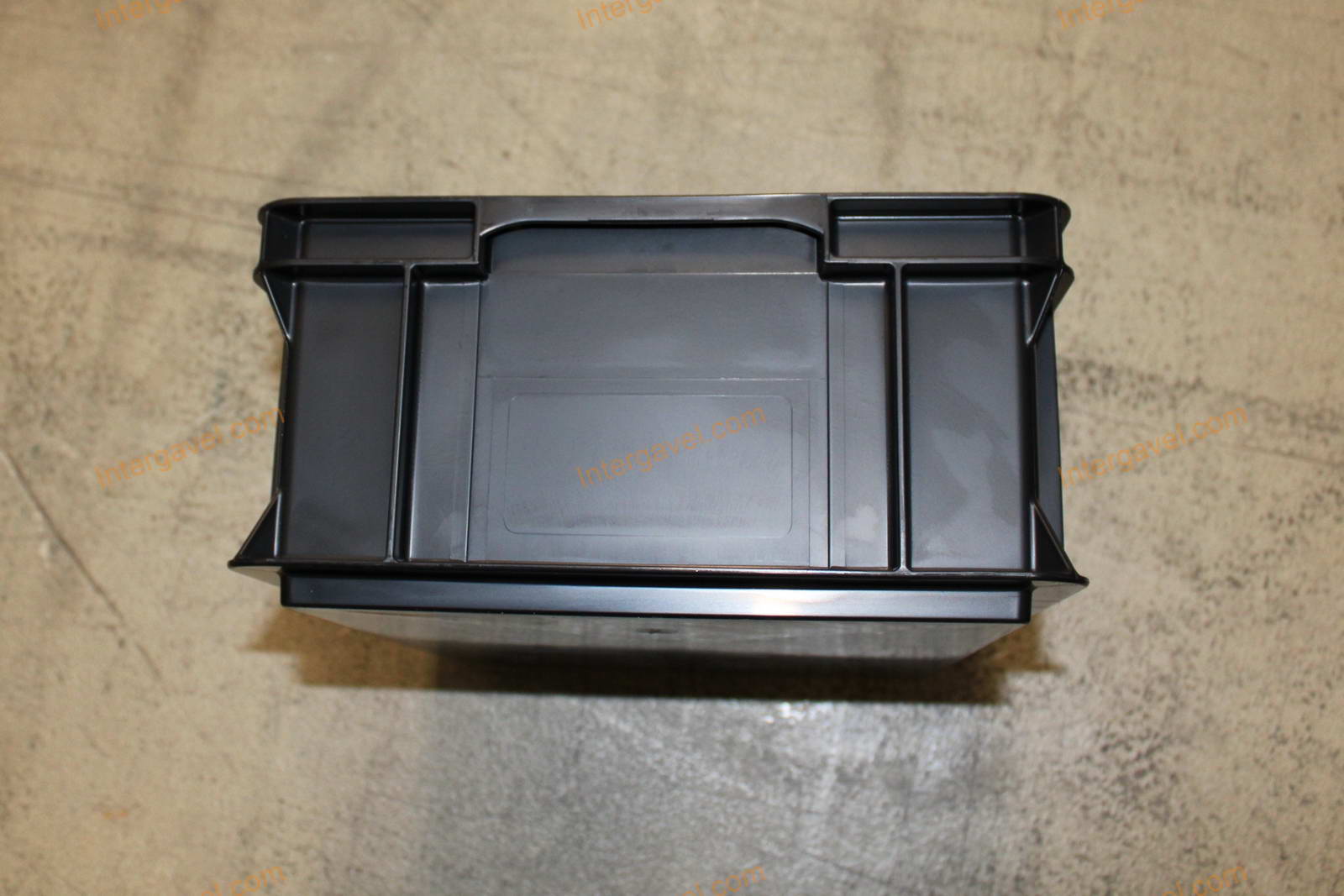 Műanyag láda - 400x300-145 8