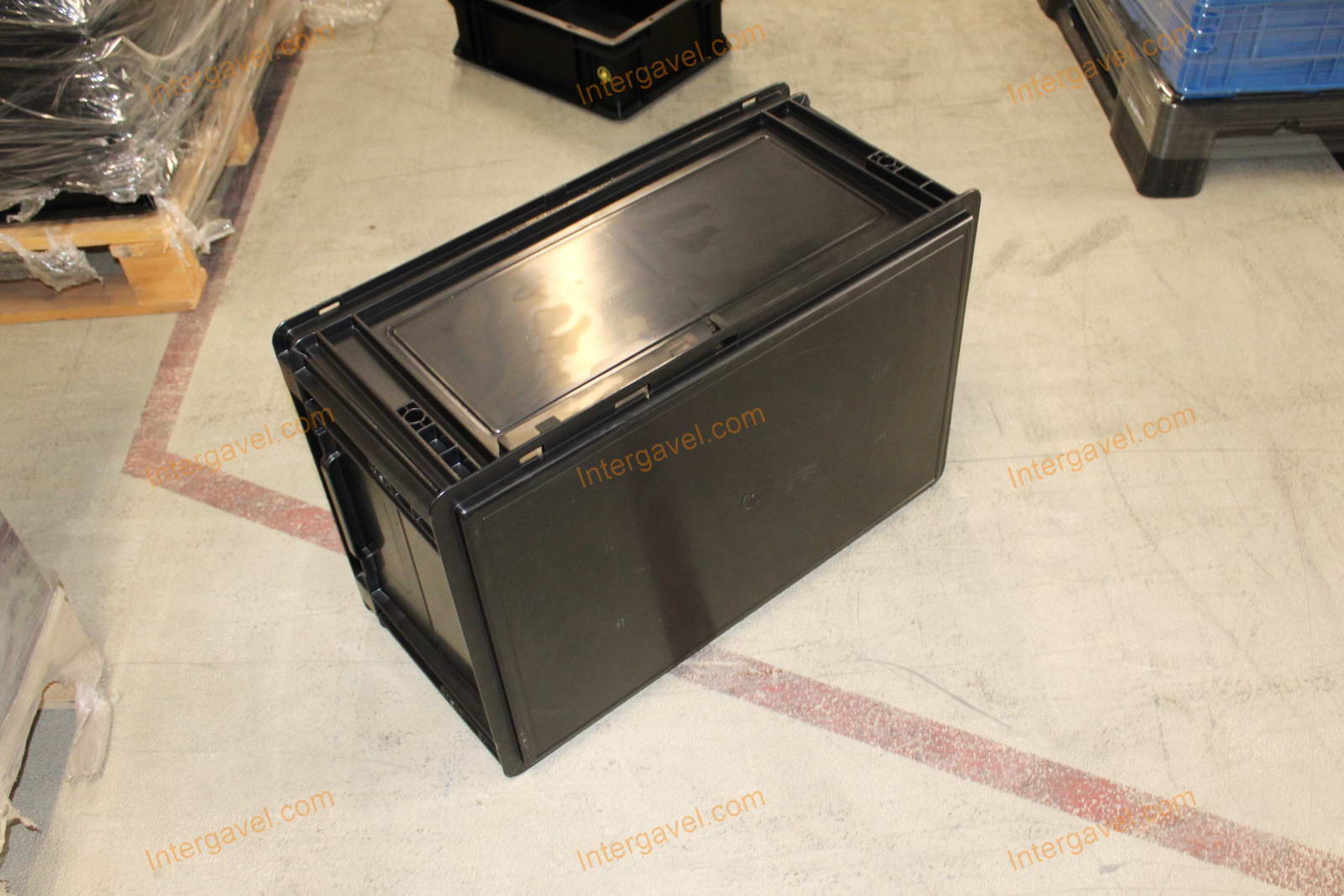 Műanyag láda - 600x400-280 4