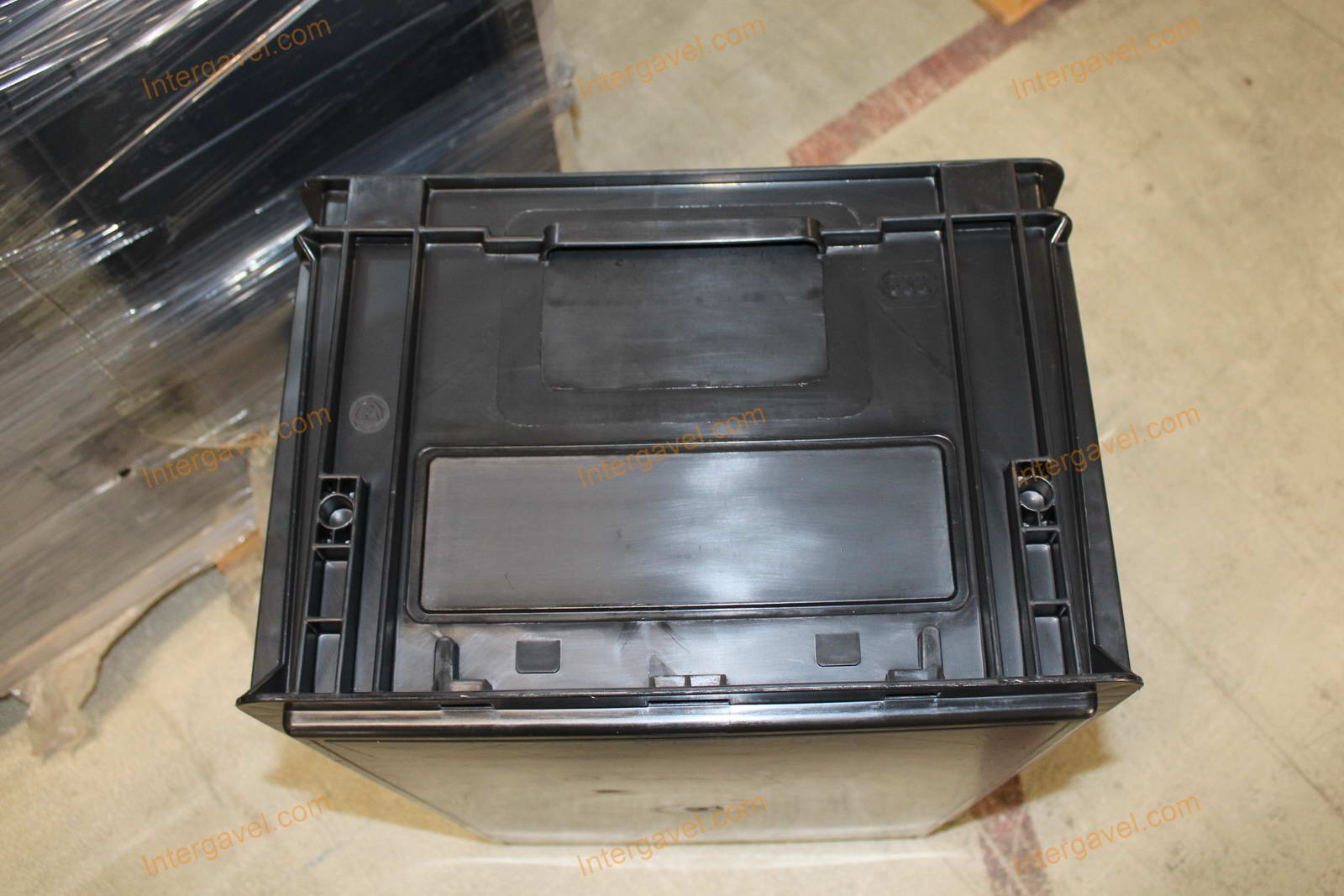 Műanyag láda - 600x400-280 6