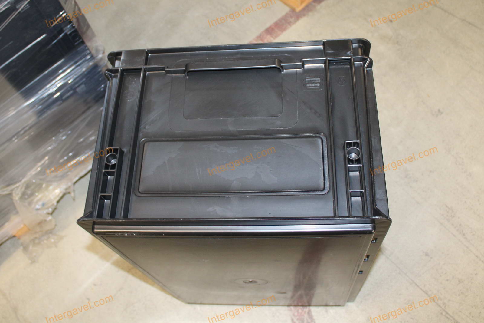 Műanyag láda - 600x400-280 8