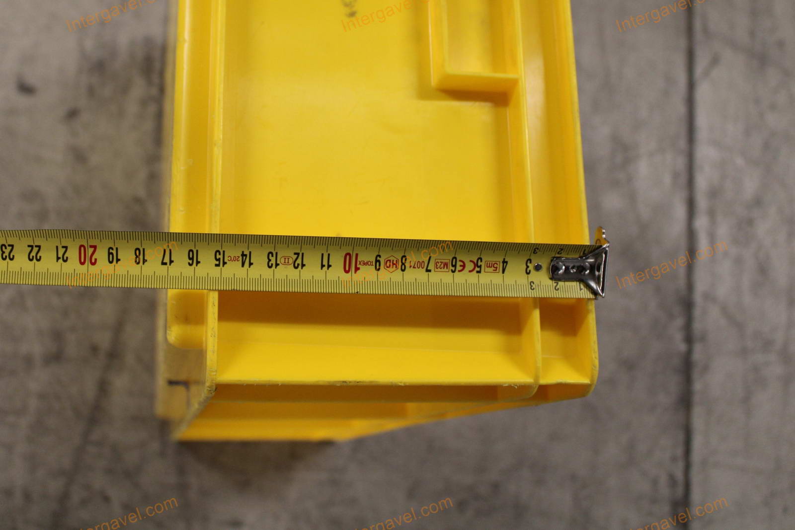 Műanyag láda - 600x400-170 11