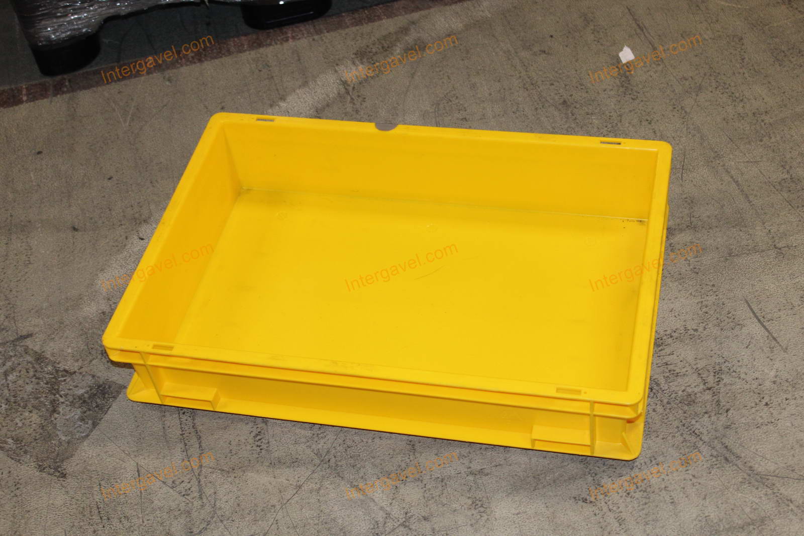 Műanyag láda - 600x400-120