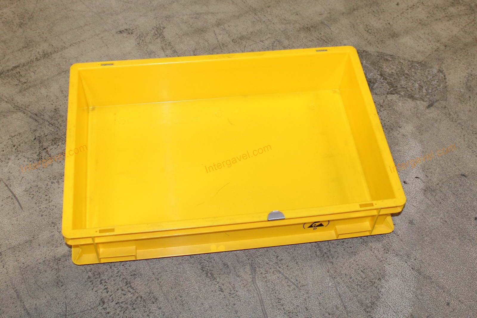 Műanyag láda - 600x400-120 3