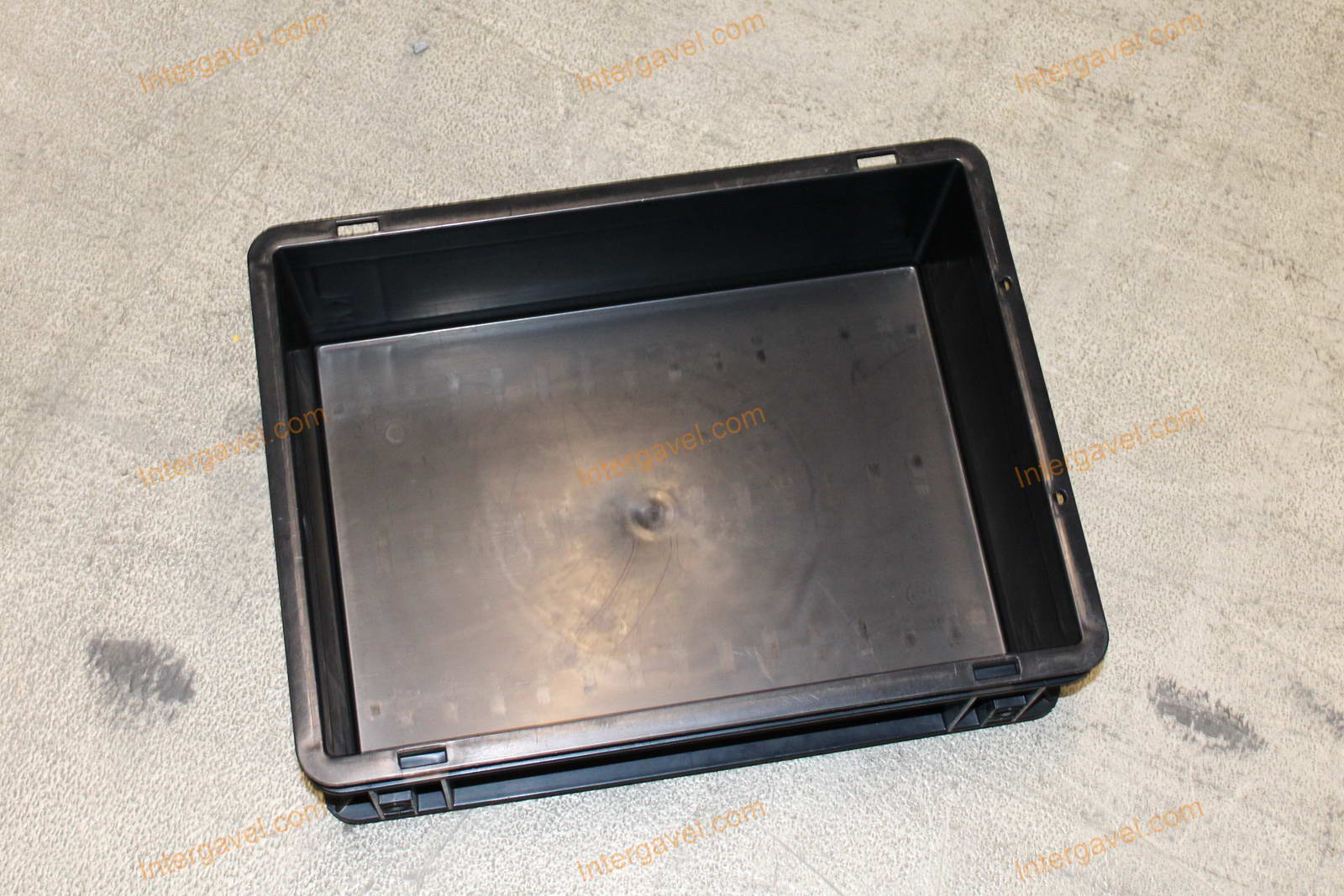 Műanyag láda - 400x300-120 3